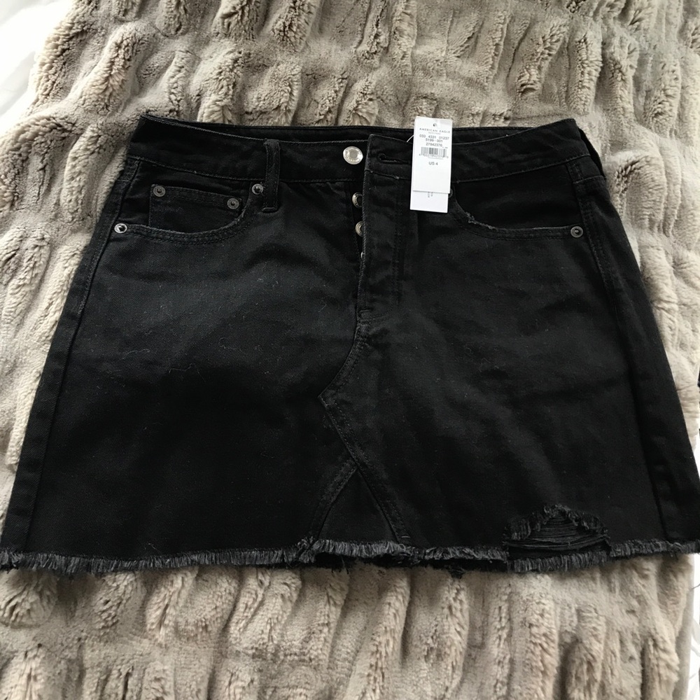 New American eagle black frayed denim skirt